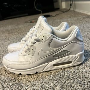 white nike air max